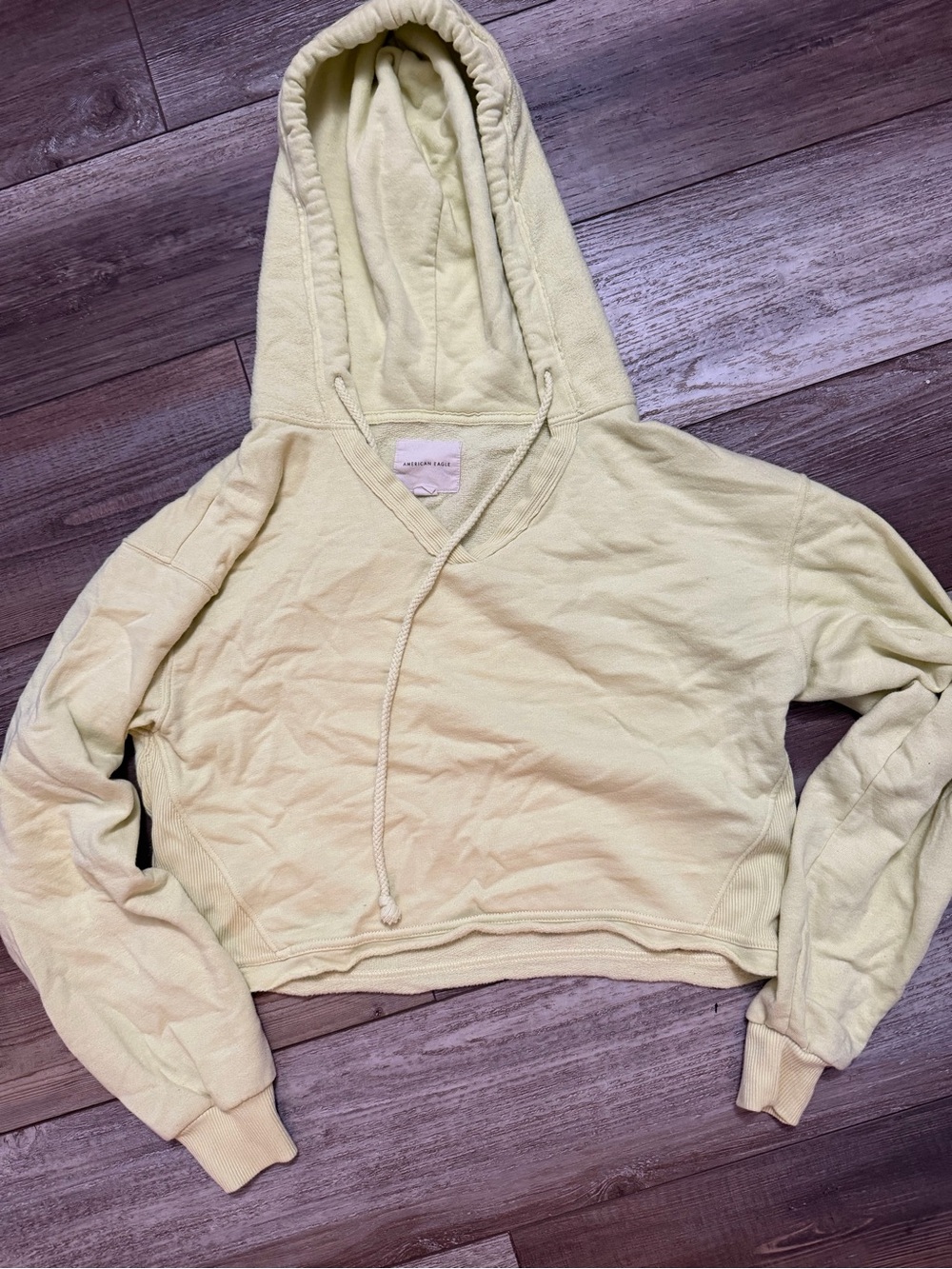 American Eagle Outfitters Cropped Hoodie in Light Yellow